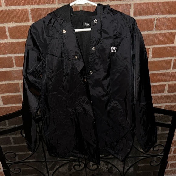 Obey - Picture 3 of 3